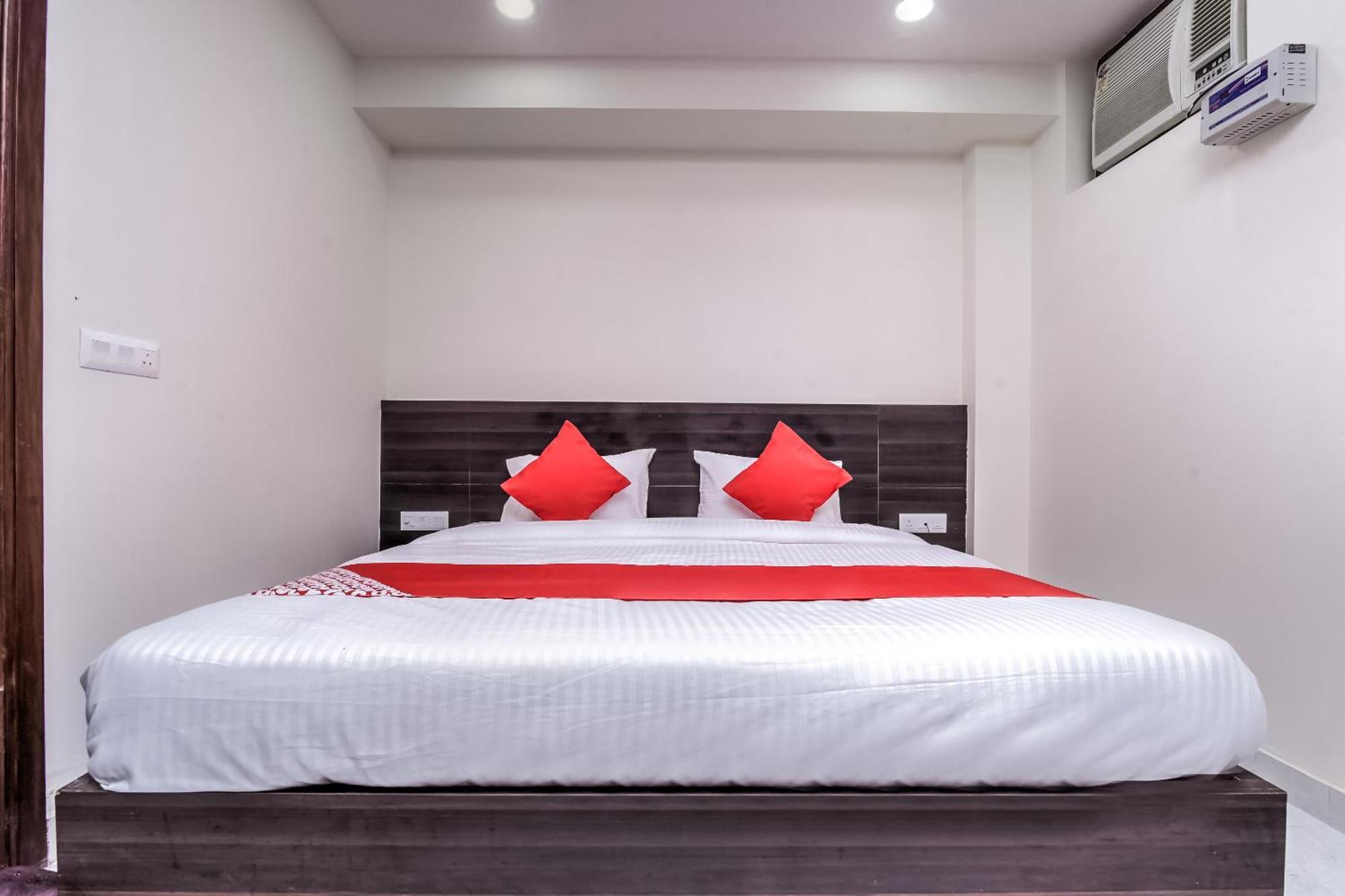 Hotel Aerostar Gold - Opposite Max Healthcare Делі Екстер'єр фото