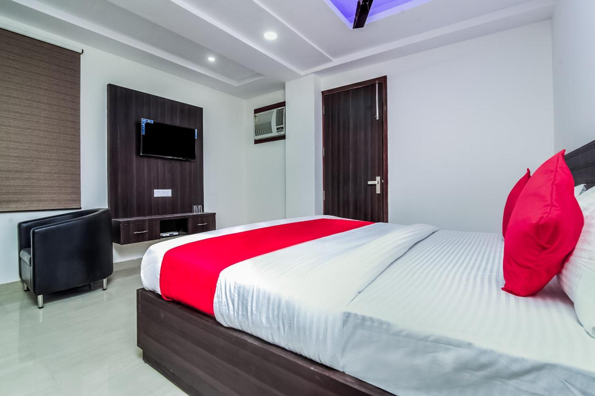 Hotel Aerostar Gold - Opposite Max Healthcare Делі Екстер'єр фото