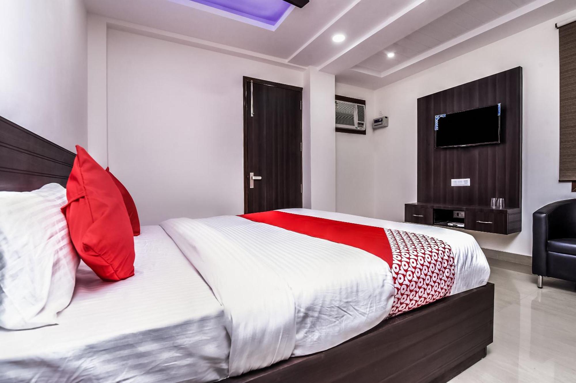 Hotel Aerostar Gold - Opposite Max Healthcare Делі Екстер'єр фото