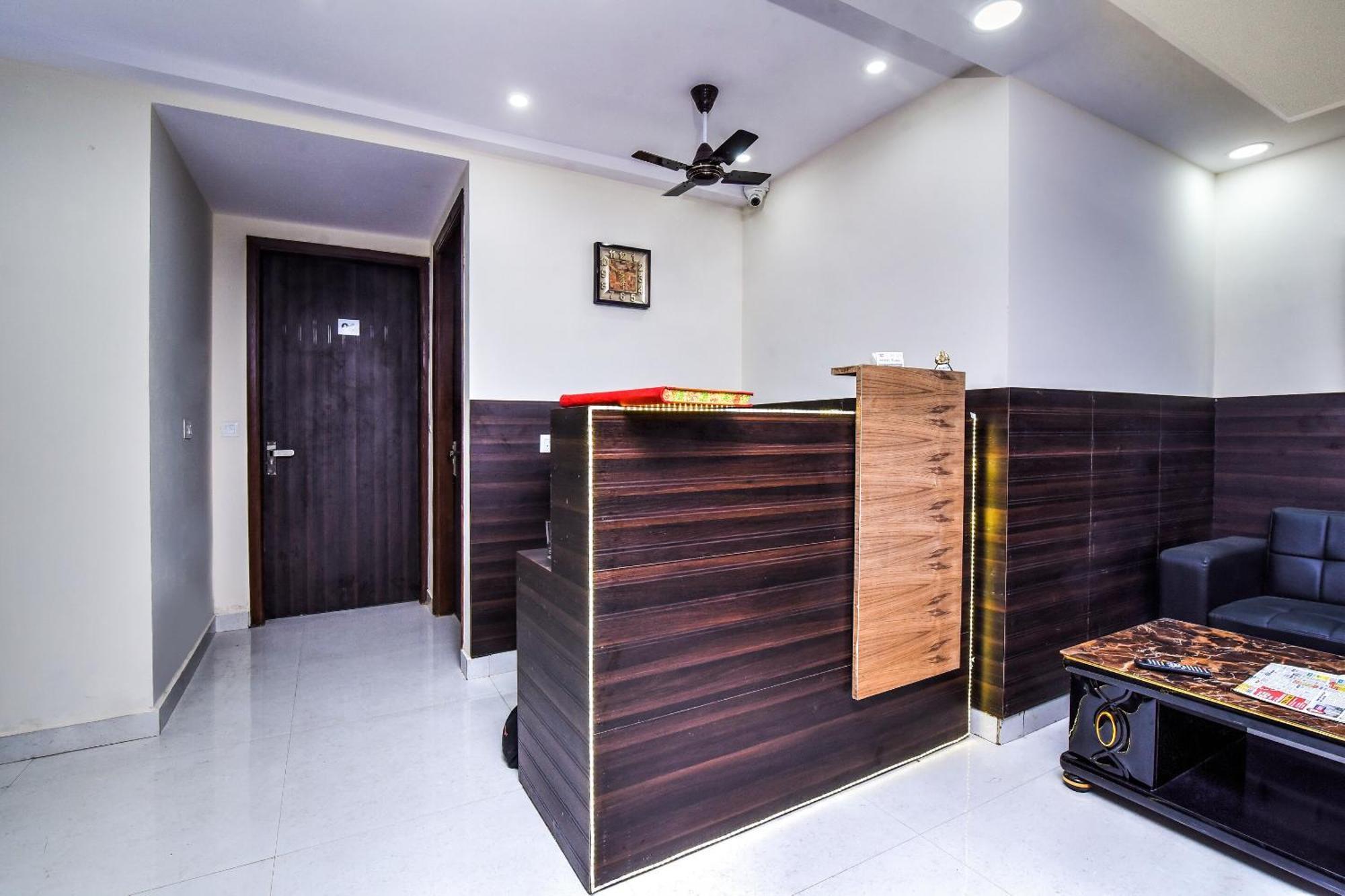 Hotel Aerostar Gold - Opposite Max Healthcare Делі Екстер'єр фото