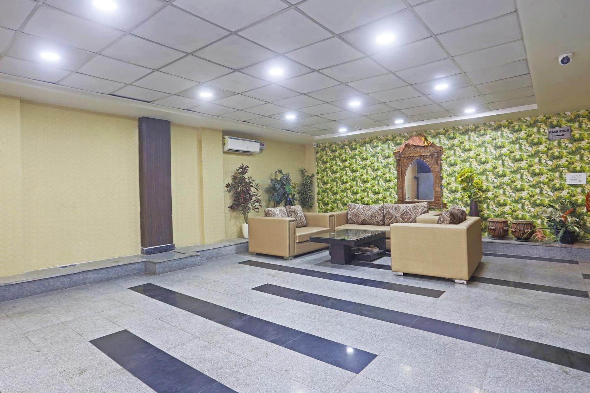 Hotel Aerostar Gold - Opposite Max Healthcare Делі Екстер'єр фото