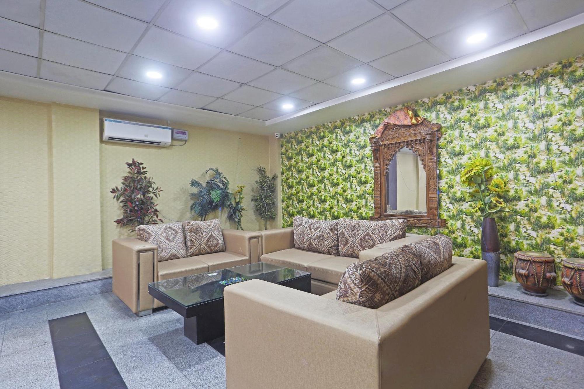 Hotel Aerostar Gold - Opposite Max Healthcare Делі Екстер'єр фото