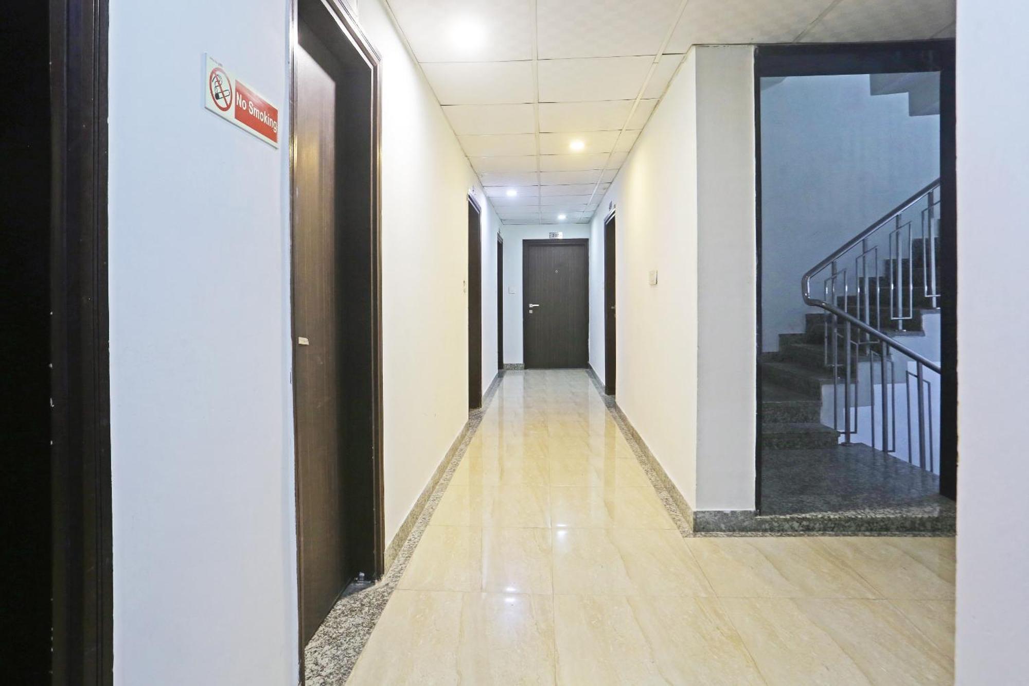 Hotel Aerostar Gold - Opposite Max Healthcare Делі Екстер'єр фото