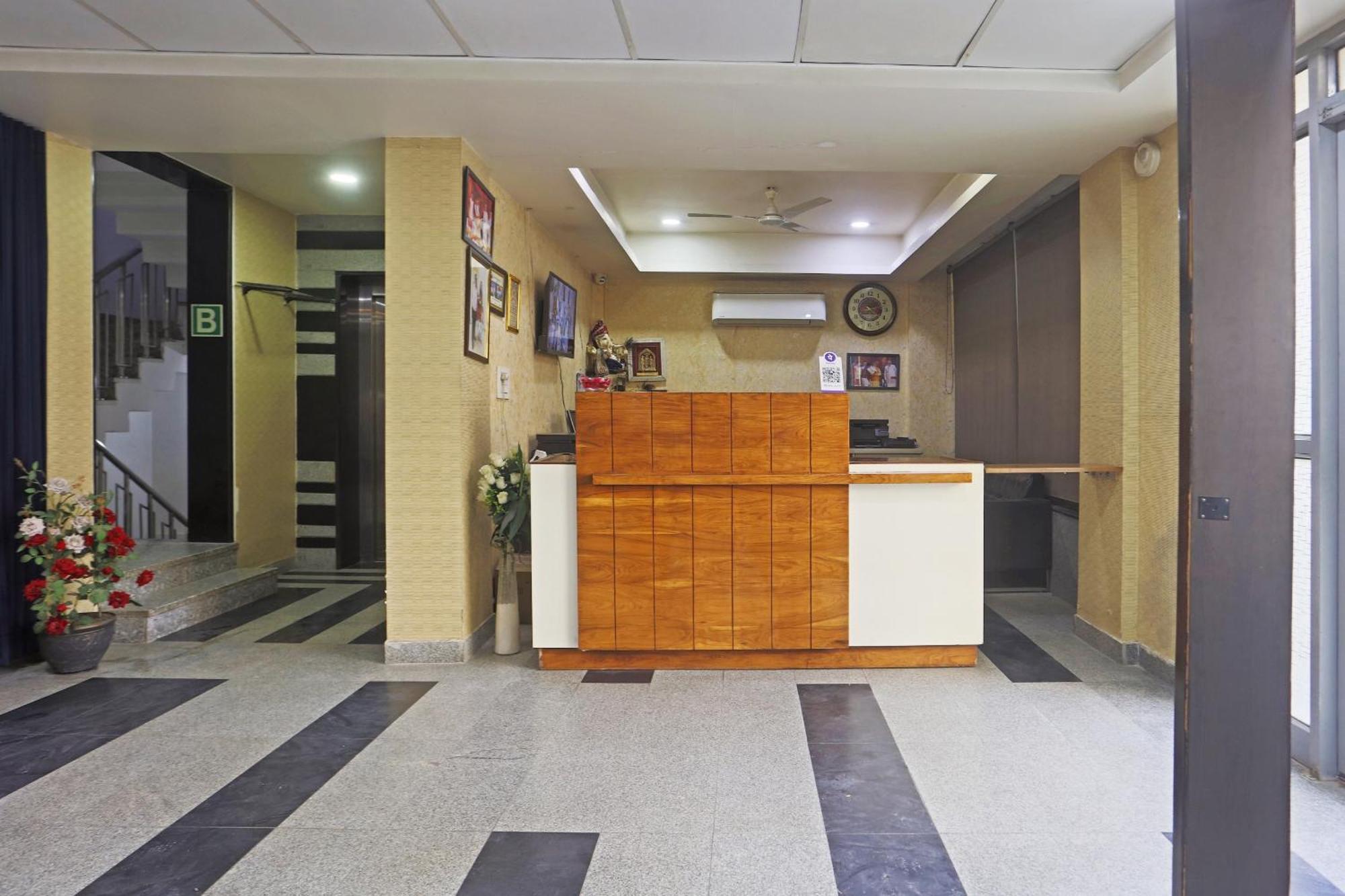 Hotel Aerostar Gold - Opposite Max Healthcare Делі Екстер'єр фото