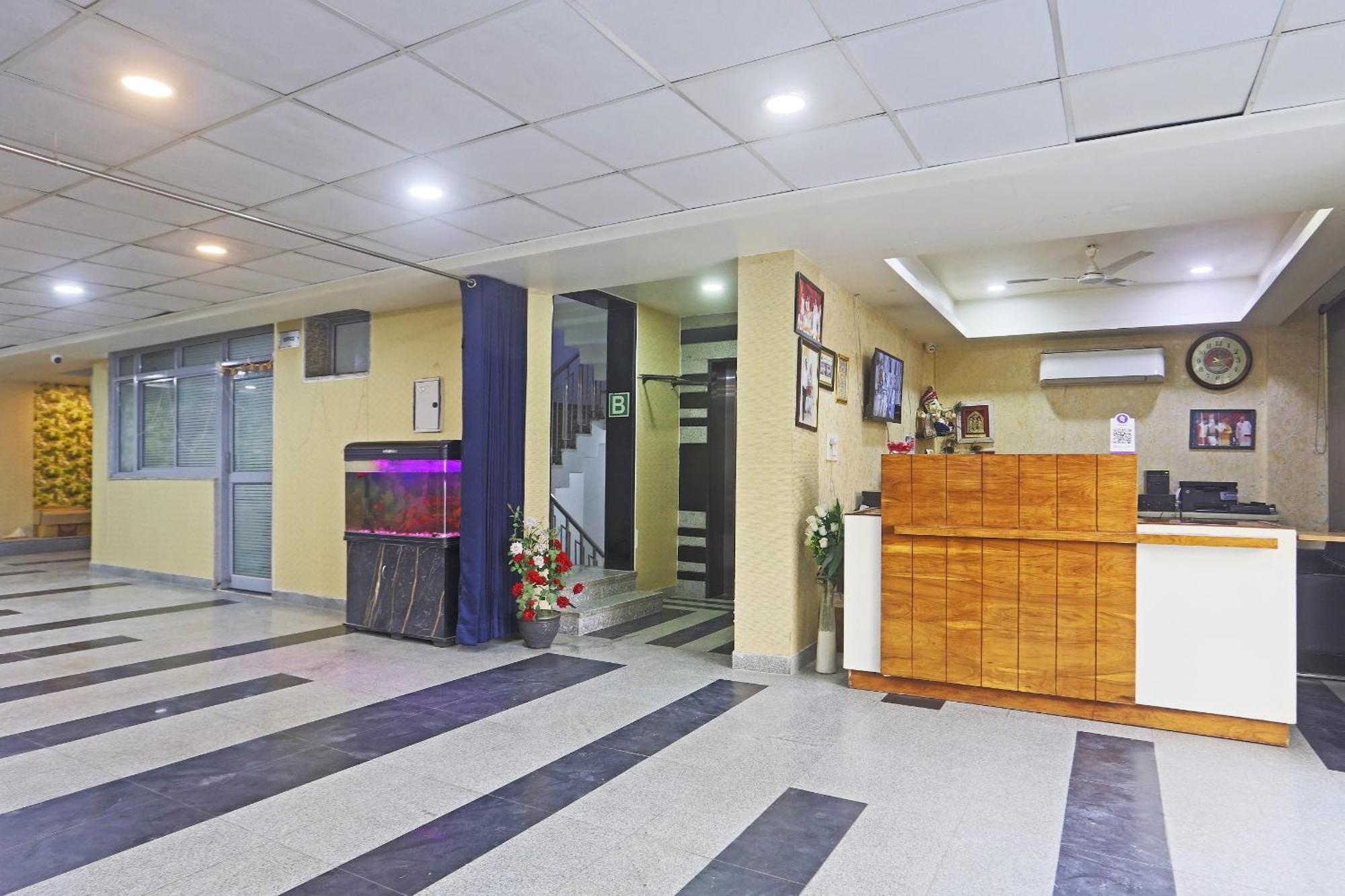 Hotel Aerostar Gold - Opposite Max Healthcare Делі Екстер'єр фото