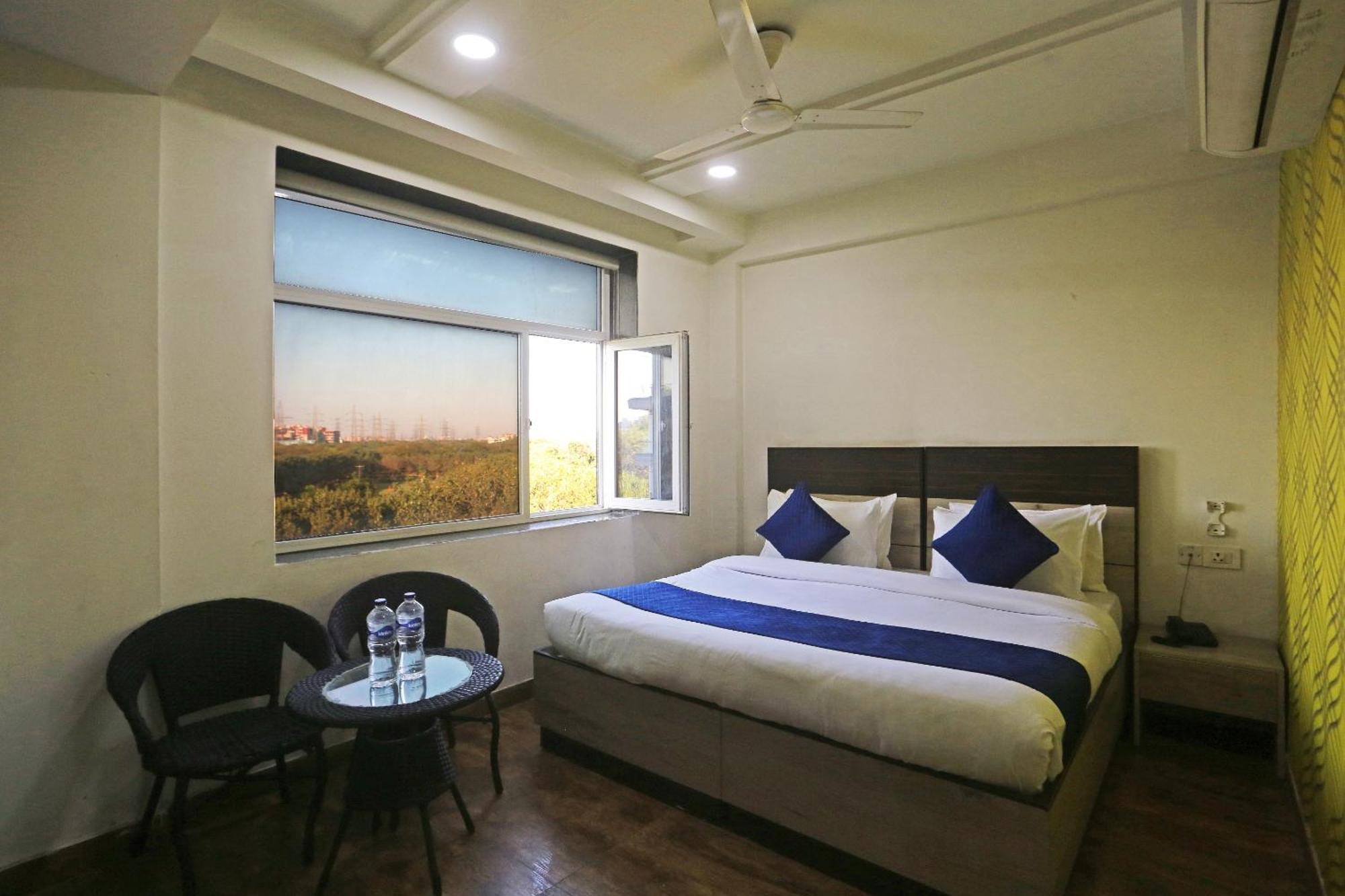 Hotel Aerostar Gold - Opposite Max Healthcare Делі Екстер'єр фото