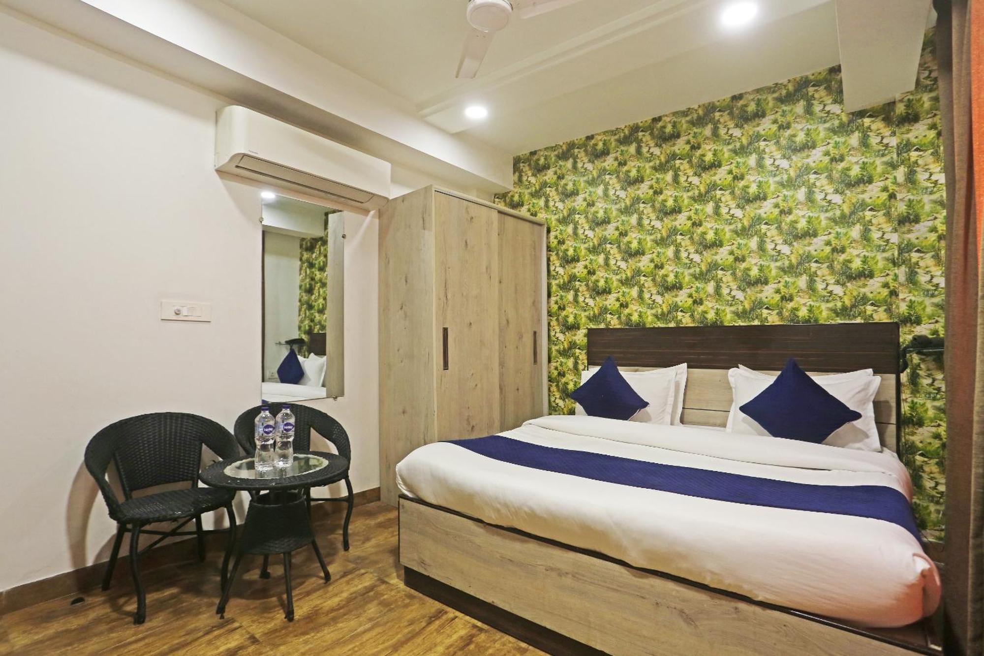 Hotel Aerostar Gold - Opposite Max Healthcare Делі Екстер'єр фото